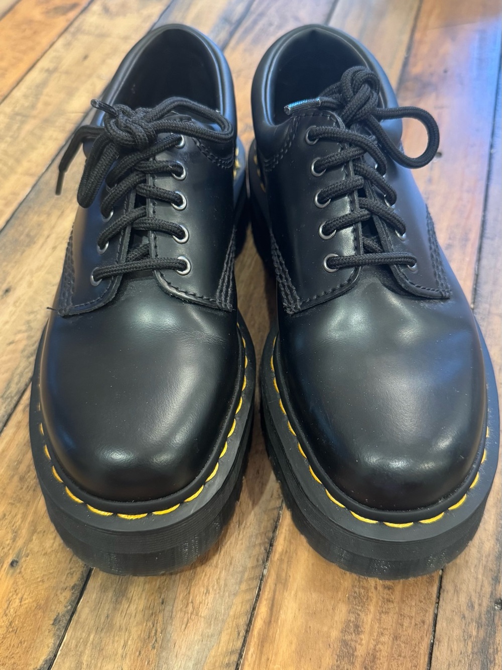 Women’s  Black Leather Lace-Up Shoes with Yellow Stitching 38EU  M6 W7